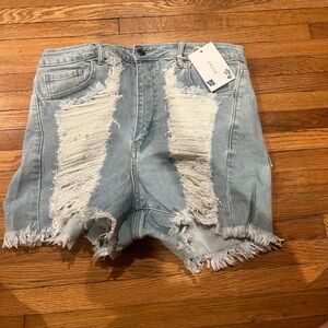 Women Cello Jean shorts- Size Large